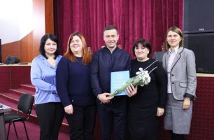 gramota 306x200 - Депутат от «Нашего края» получил почетную грамоту Запорожского облсовета