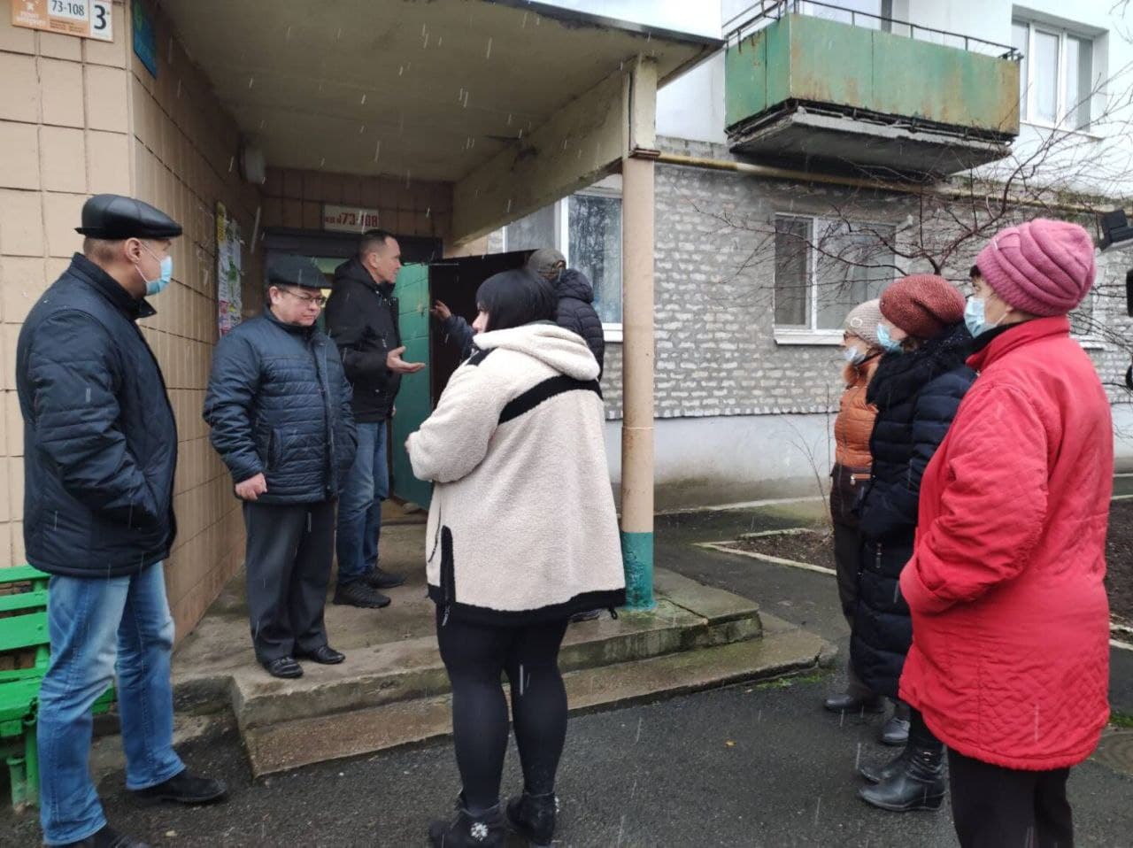 lifty - В Бердянске при содействии депутатов от «Нашего края» завершили замену лифтов в девятиэтажке