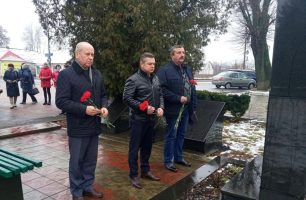 likvidatory 306x200 - В Романовской громаде на Житомирщине депутаты «Нашего края» почтили память погибших на ЧАЭС