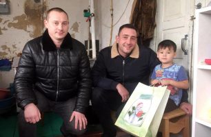 mykolaya 1 306x200 - В Тараще «Наш край» поздравил детей из малообеспеченных семей с Днем Святого Николая