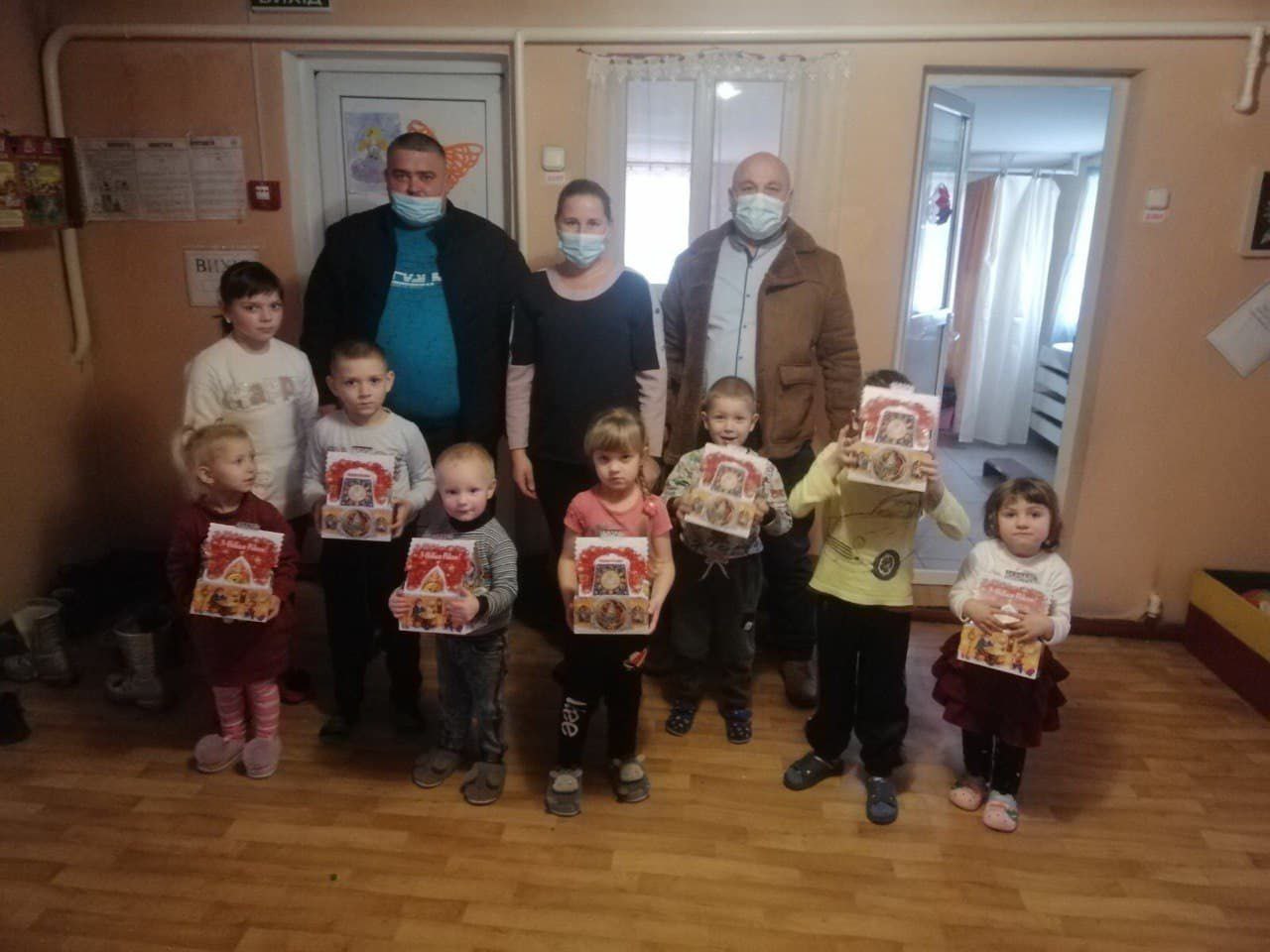 photo 2021 12 20 15.27.04 - «Наш край» и участники АТО поздравили с праздниками дошкольников на Житомирщине