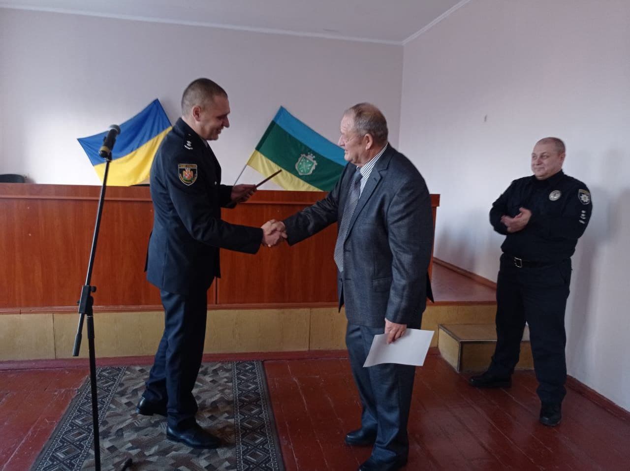 policziya - «Наш край» поздравил пенсионеров и ветеранов МВД и Нацполиции Бердичевщины