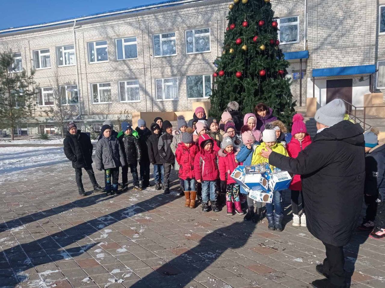 godыvnychka zaporыzhzhya - «Наш край» в Запорожской области поздравил детей с новогодними праздниками