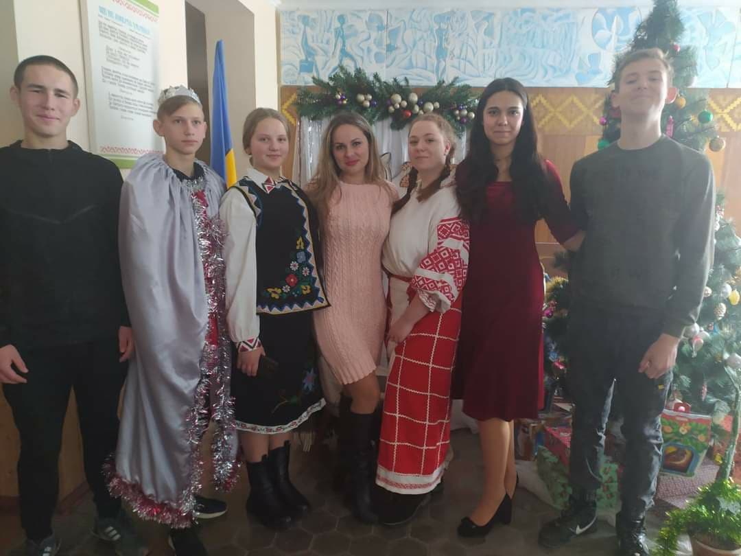 kropyvnyczkyj liczej - «Наш край» Кропивницкого района подарил праздничное настроение ученикам Созоновского лицея