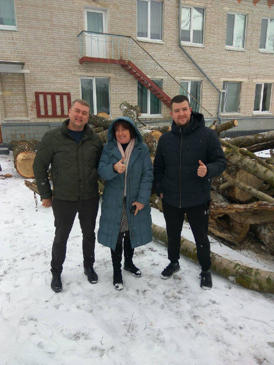 kyyivshhyna drova - Депутати від «Нашого краю» допомогли з опаленням дитсадка в Гребінківській громаді